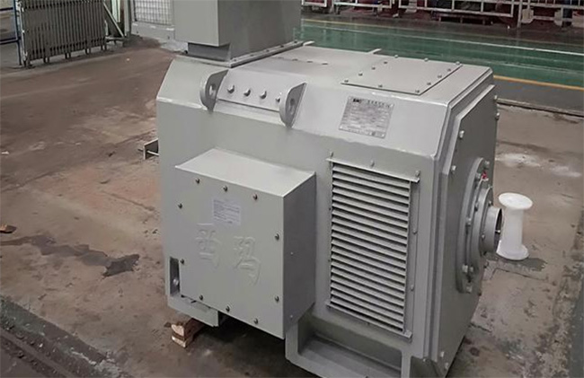 圖為一臺準(zhǔn)備出庫的西安西瑪高壓電機照片 圖為一臺準(zhǔn)備出庫的西安西瑪高壓電機照片
